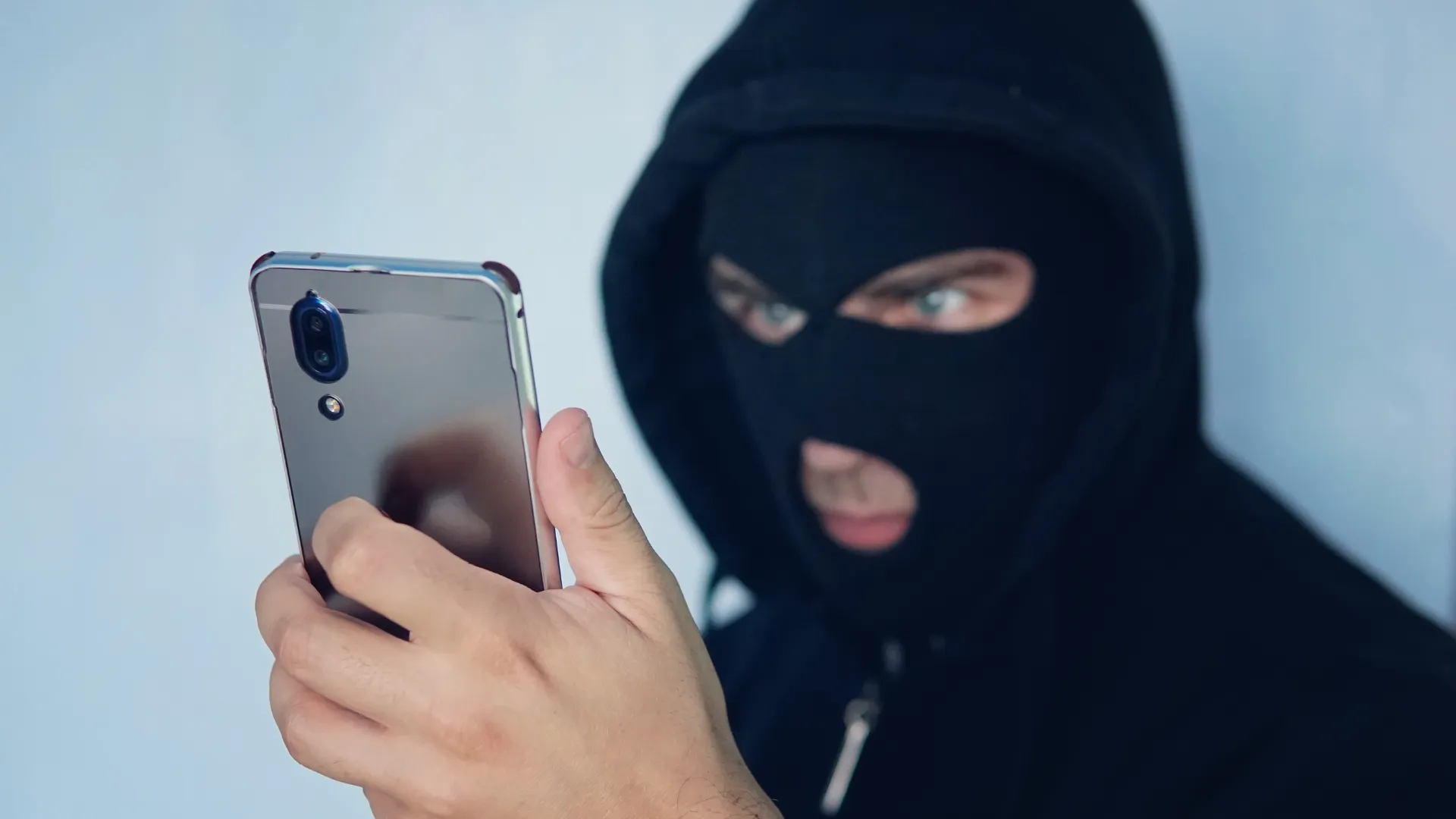 scammers impersonate mobile phone companies